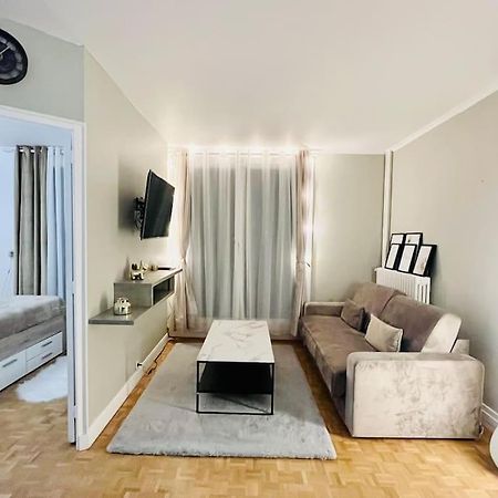 Proche Chateau De Versailles Avec Balcon Vu Sur Une Foret Et Parking Gratuit Pour 5 Personnes Maximum מראה חיצוני תמונה