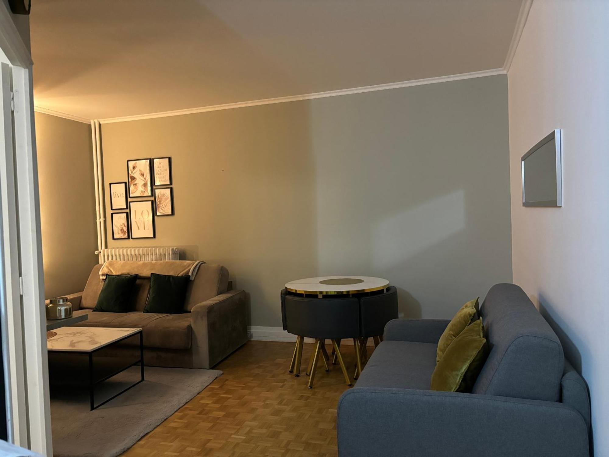 Proche Chateau De Versailles Avec Balcon Vu Sur Une Foret Et Parking Gratuit Pour 5 Personnes Maximum מראה חיצוני תמונה